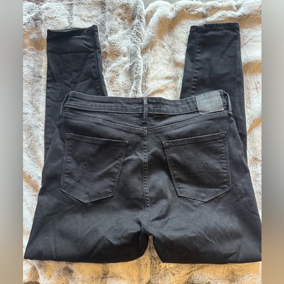 Denizen from Levi’s high rise skinny jeans - Picture 2 of 3